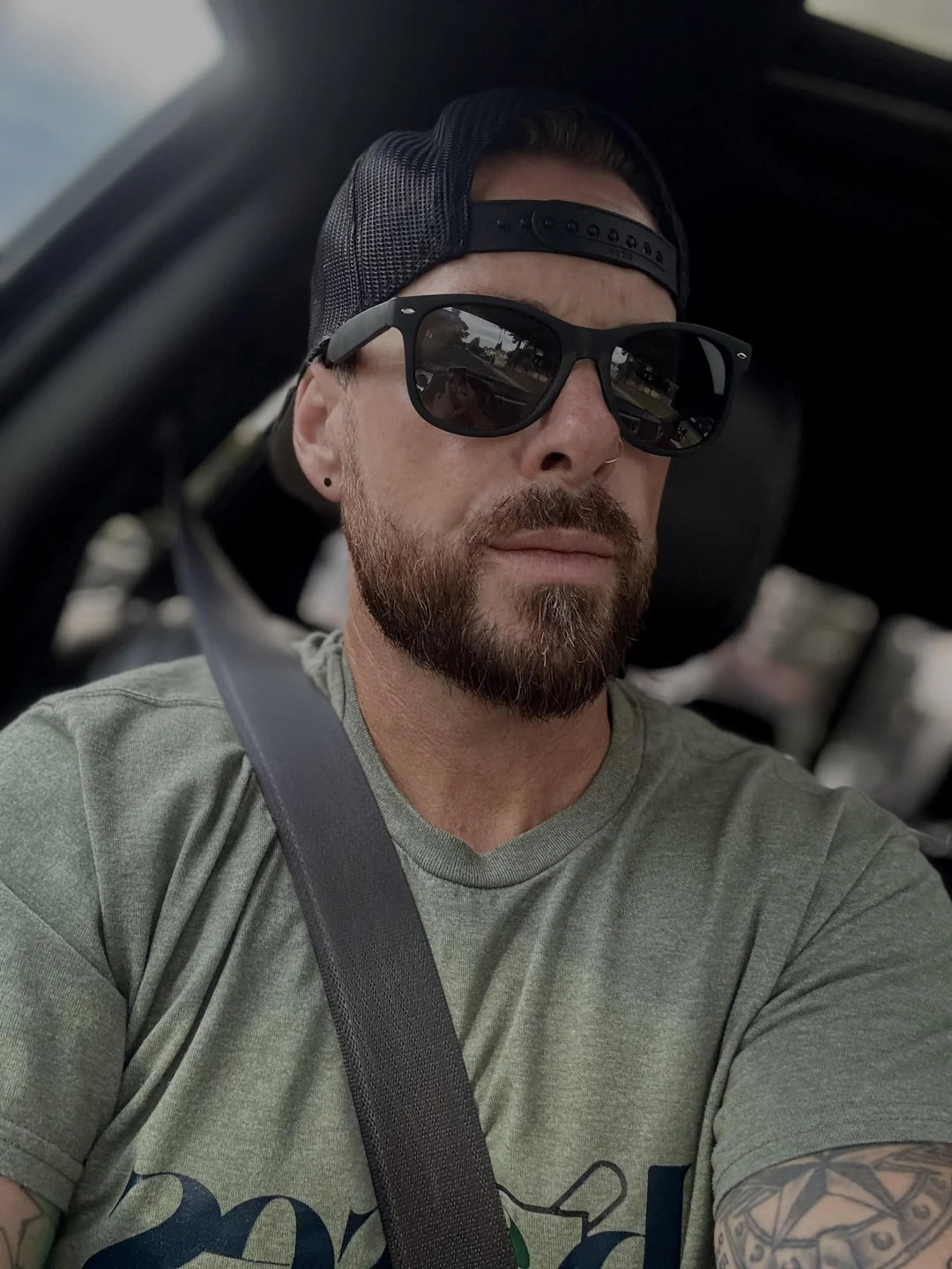 files/middle-aged-divorced-dad-45-m-v0-vzri6mfxeypf1.webp
